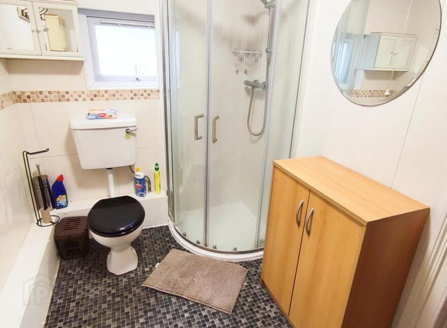 One Double Bedroom Available, 5 Magdala Street, Belfast, BT7 1PU