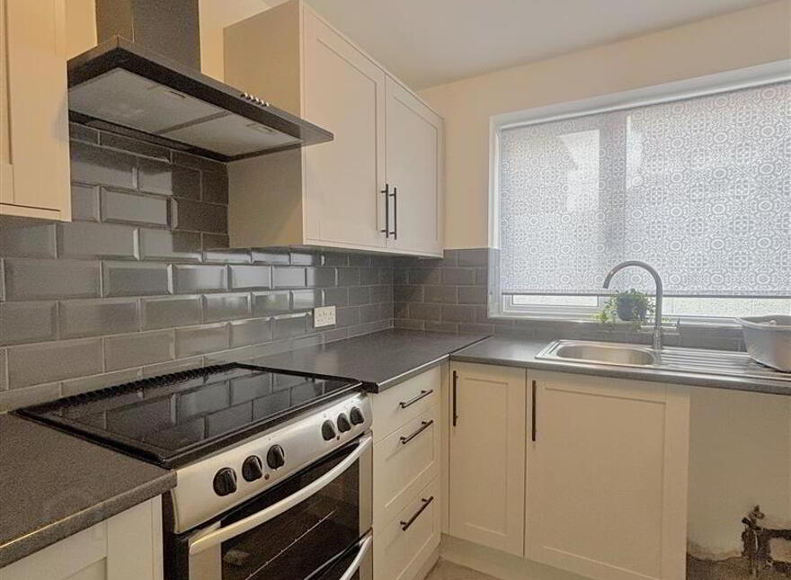 16 Woodvale Pass, Belfast, BT13 3FN