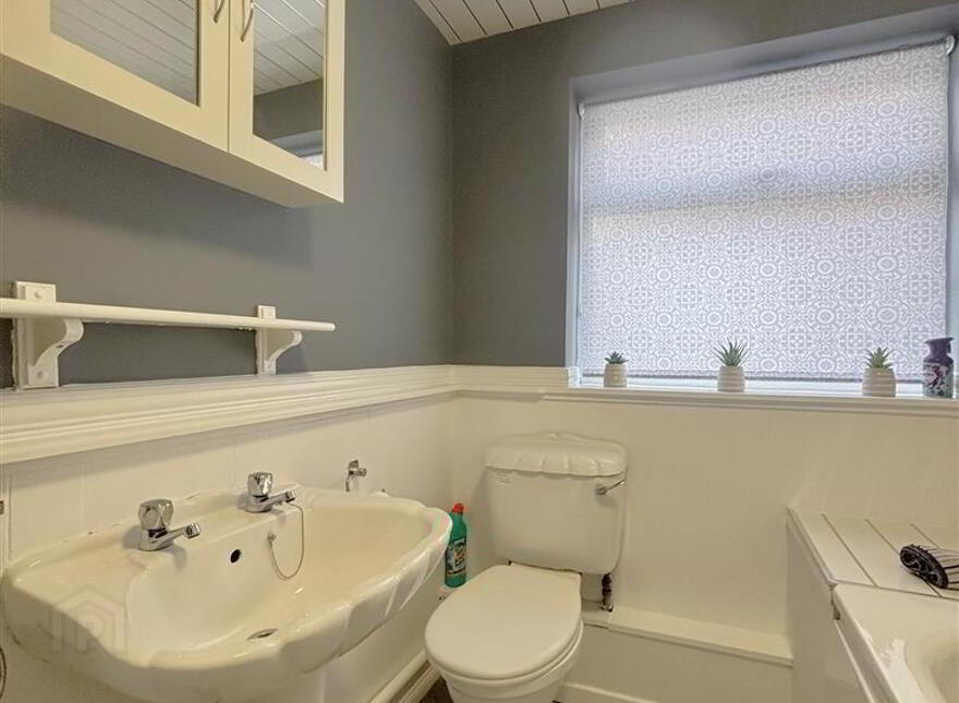 16 Woodvale Pass, Belfast, BT13 3FN