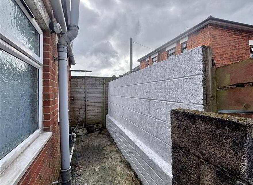 16 Woodvale Pass, Belfast, BT13 3FN