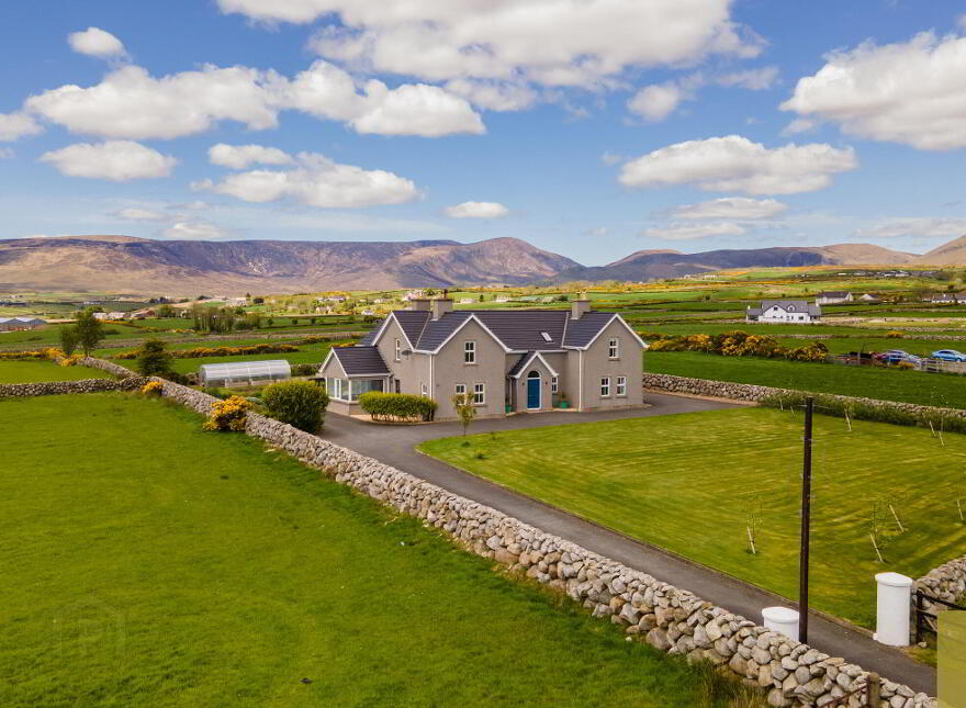 50 Leitrim Road, Kilkeel, Newry, BT34 4HY