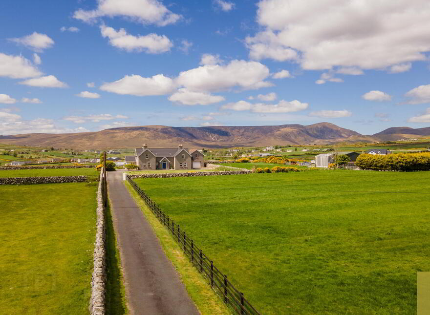 50 Leitrim Road, Kilkeel, Newry, BT34 4HY