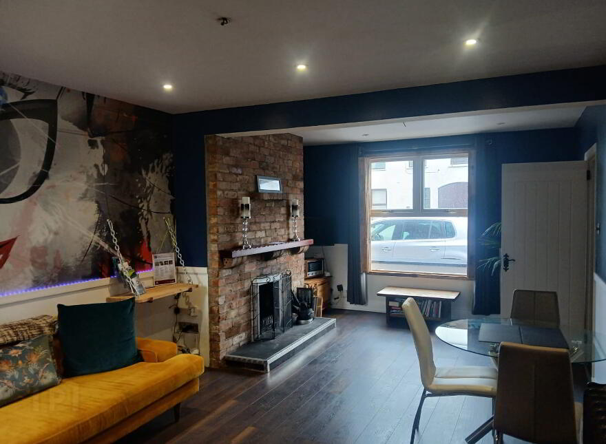 31 Kenlis Street, Banbridge, BT32 3LR