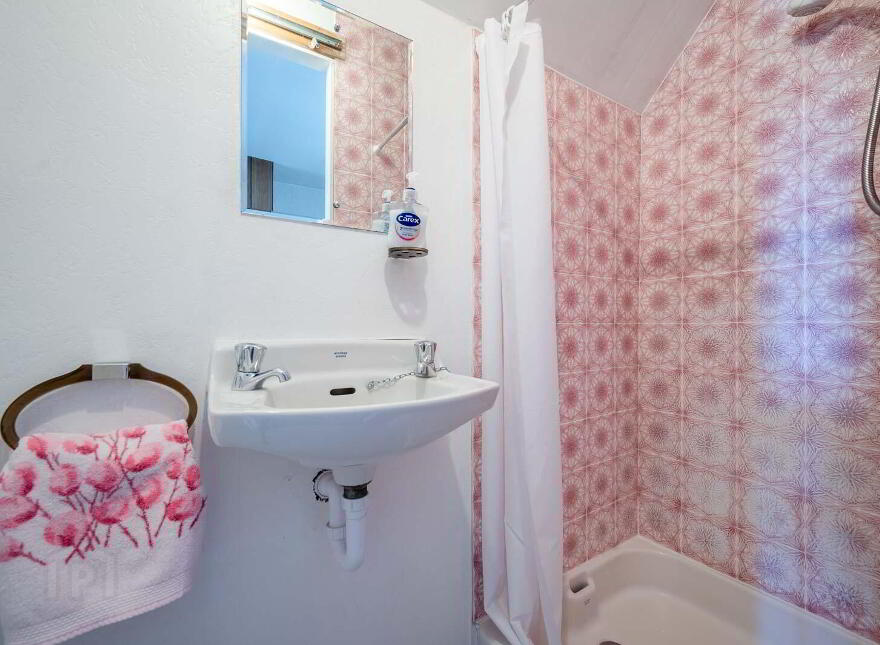 16 Cotswold Drive, Bangor, BT20 4SF