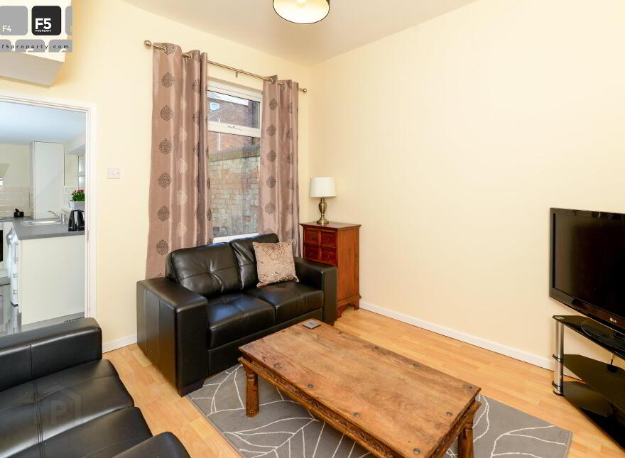 30 Deramore Avenue, Ormeau Road, Belfast, BT7 3ER