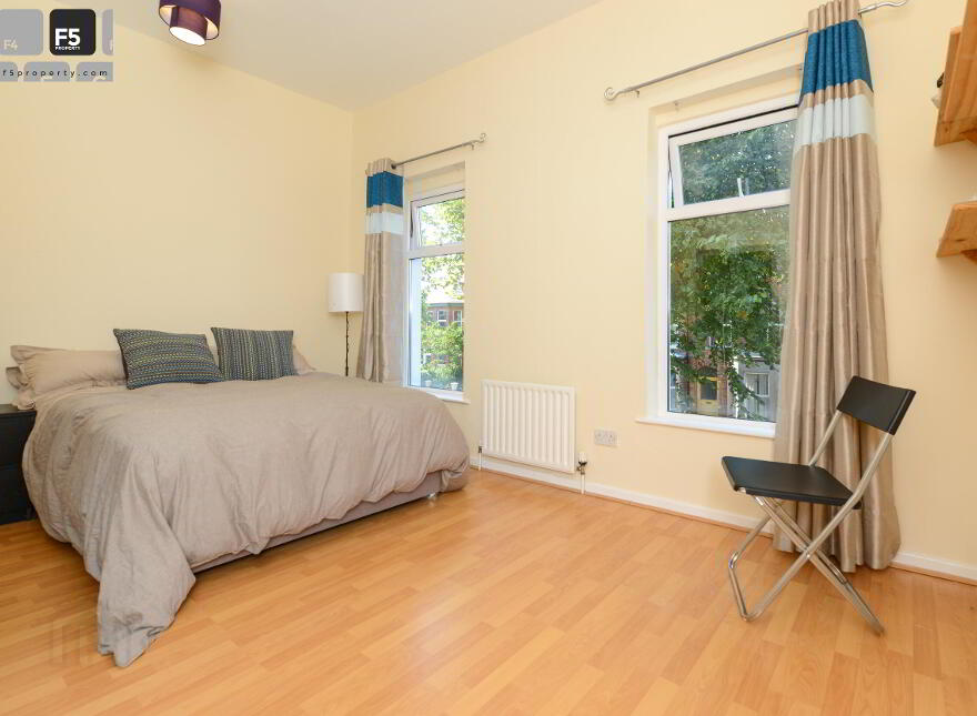 30 Deramore Avenue, Ormeau Road, Belfast, BT7 3ER