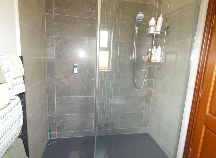 Hillcroft Lodge, 32 Knockaholet Road, Dunloy, Ballymena, BT44 9BE