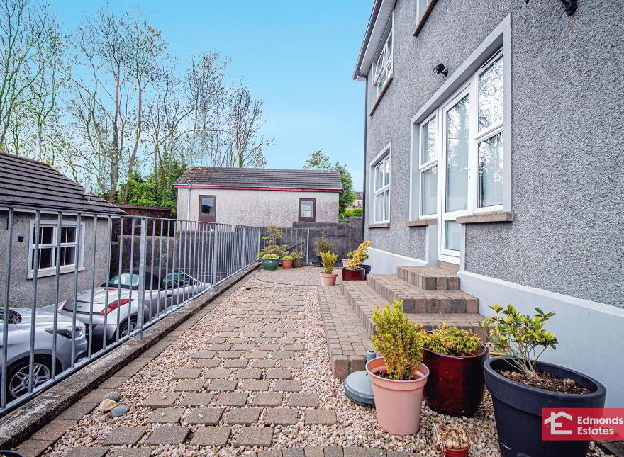 16 Dreen Road, Cullybackey, Ballymena, BT42 1EB