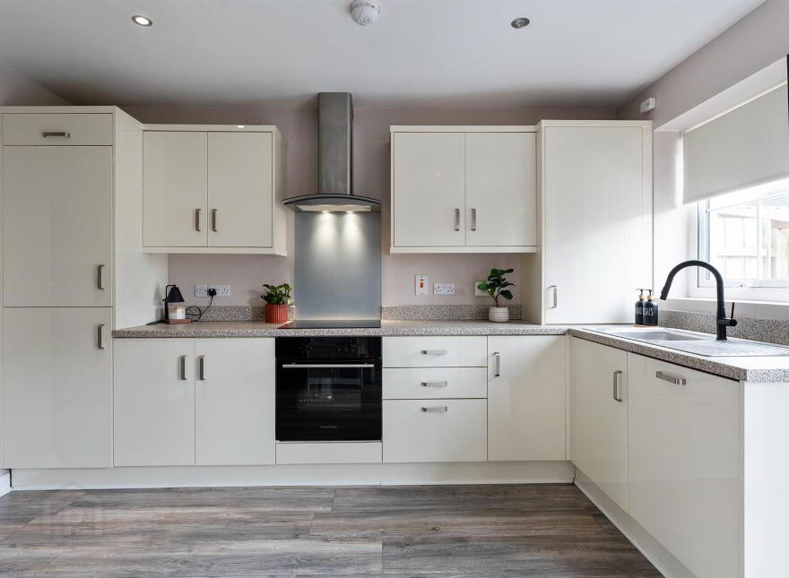 8 Rocklyn Drive, Donaghadee, BT21 0FP