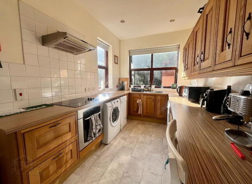27 Sandhurst Gardens, Belfast, BT9 5AW