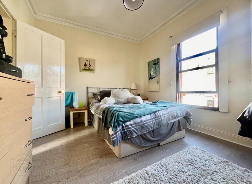 27 Sandhurst Gardens, Belfast, BT9 5AW