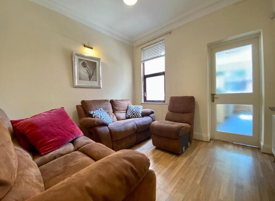 27 Sandhurst Gardens, Belfast, BT9 5AW