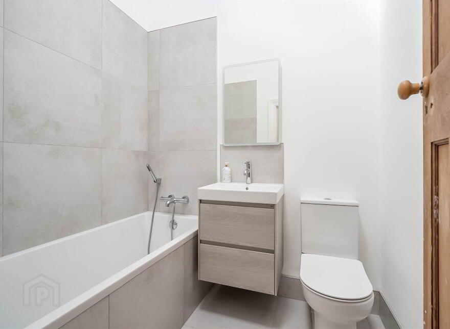 19 Sandhill Gardens, Ballyhackamore, Belfast, BT5 6FF