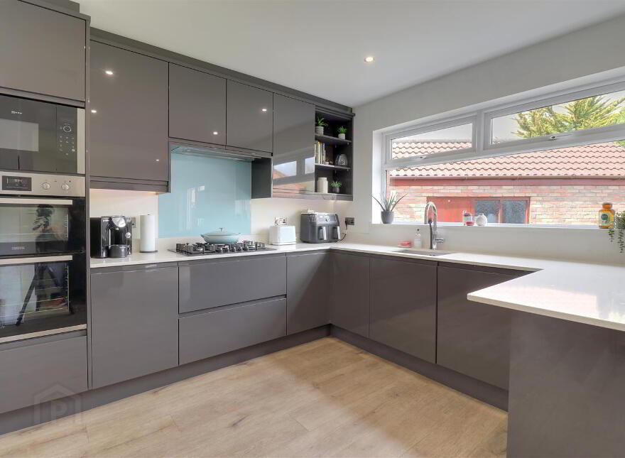 27 Regency Park, Newtownards, BT23 8ZG