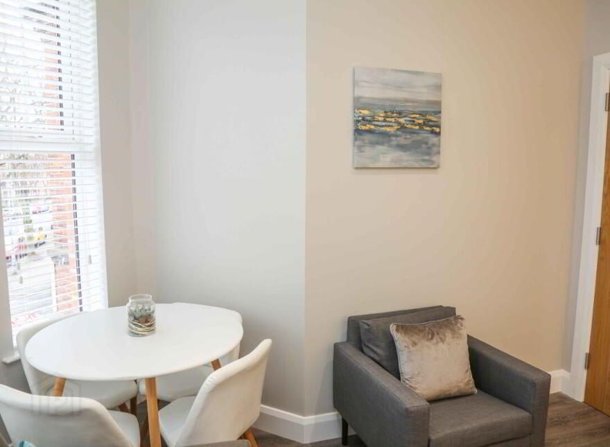 Apt 4, 61 Eglantine Avenue, Belfast, BT9 6EW