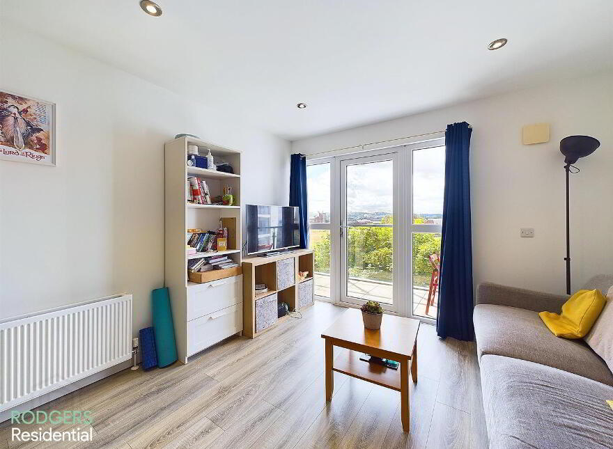 Apt 9, 37 Bridge End, Belfast, BT5 4AW