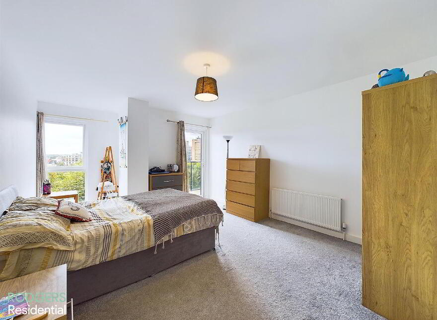 Apt 9, 37 Bridge End, Belfast, BT5 4AW