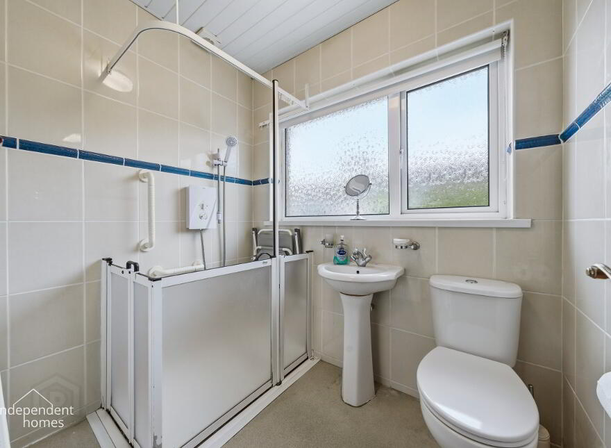 16 Wyncairn Park, Larne, BT40 2DZ