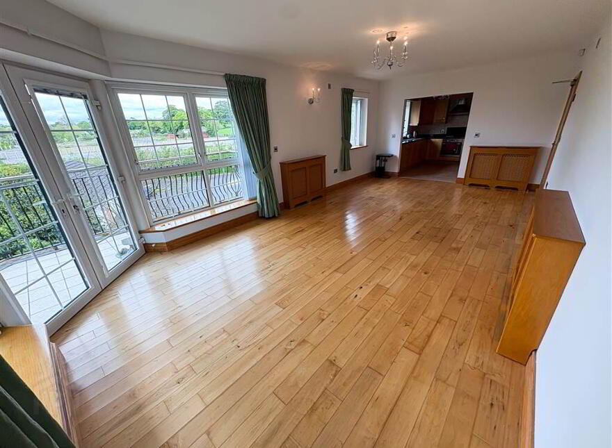Apt 9, Seafields Court, Warrenpoint, Newry, BT34 3XB