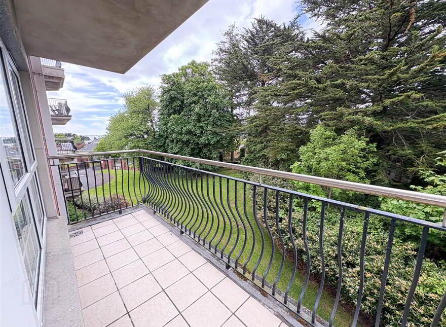 Apt 9, Seafields Court, Warrenpoint, Newry, BT34 3XB