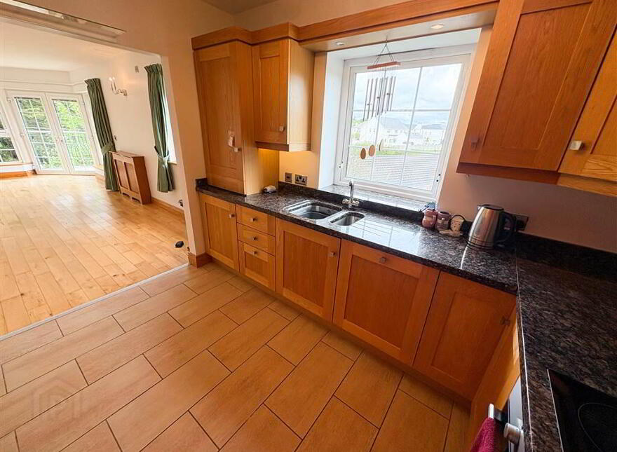 Apt 9, Seafields Court, Warrenpoint, Newry, BT34 3XB