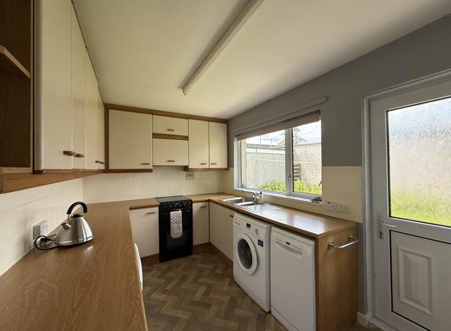6 Ashley Avenue, Armagh, BT60 1HD