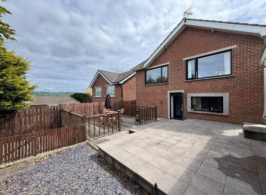 34 Ravelston Crescent, Carnmoney, Newtownabbey, BT36 6PJ