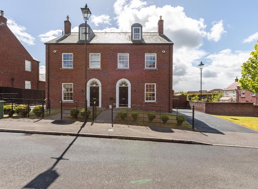 8 Breton Drive, Lisburn, BT28 3ZA