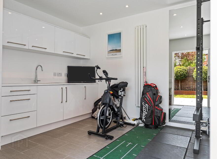 8 Breton Drive, Lisburn, BT28 3ZA