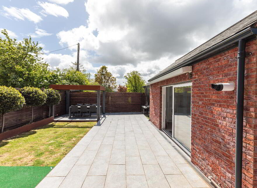 8 Breton Drive, Lisburn, BT28 3ZA