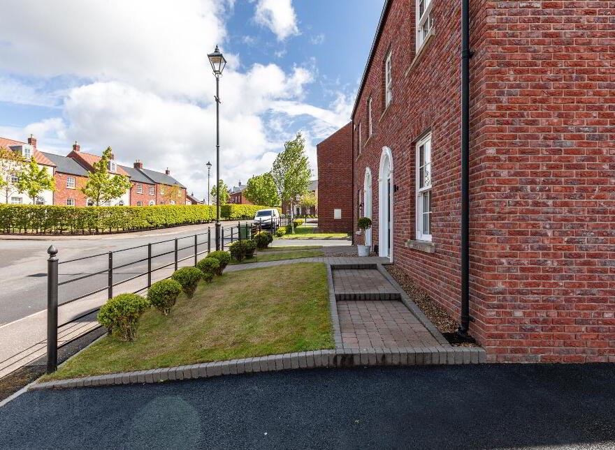 8 Breton Drive, Lisburn, BT28 3ZA