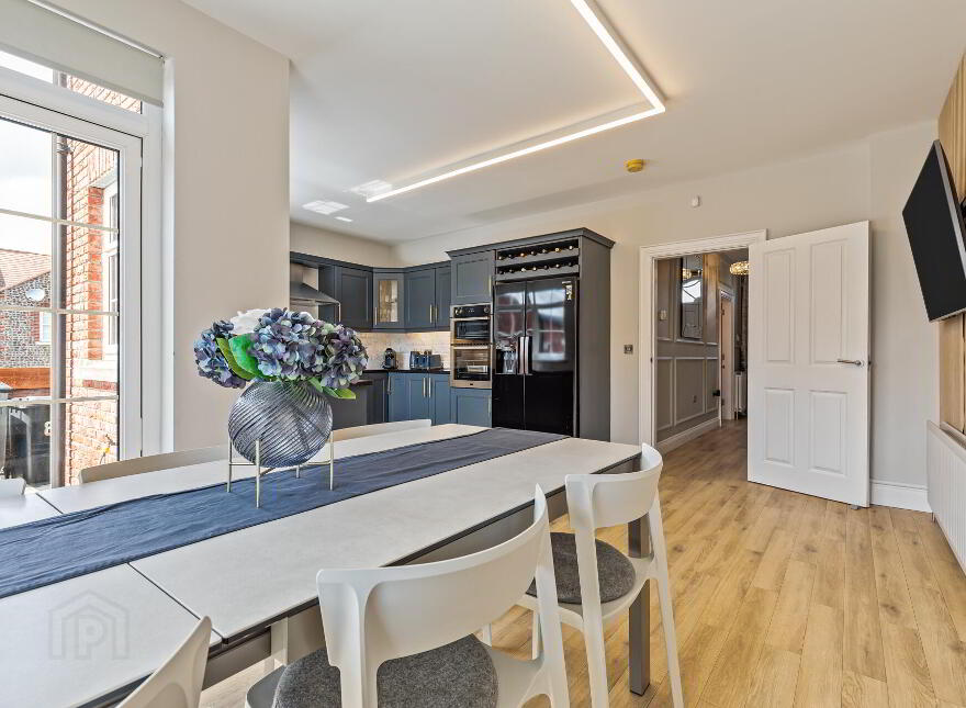 8 Breton Drive, Lisburn, BT28 3ZA