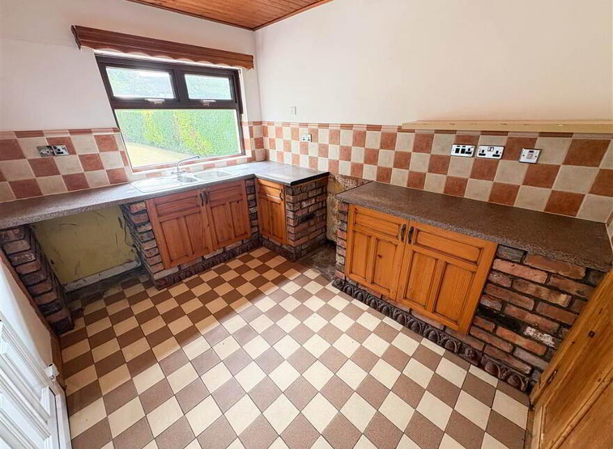 10 Elmwood Park, Newry, BT34 1LB