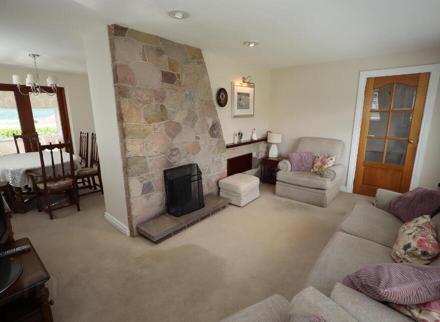 2 Fairhill Crescent, Carnmoney, Newtownabbey, BT36 6LT