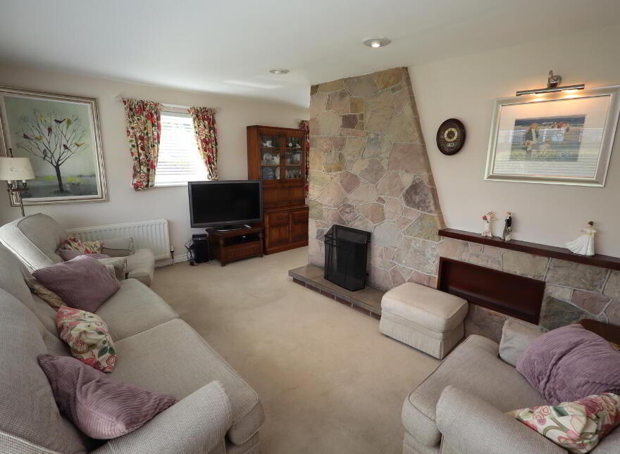 2 Fairhill Crescent, Carnmoney, Newtownabbey, BT36 6LT