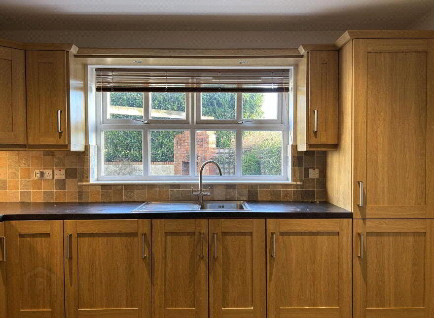6 Old Manse Grove, Toomebridge, BT41 3GY