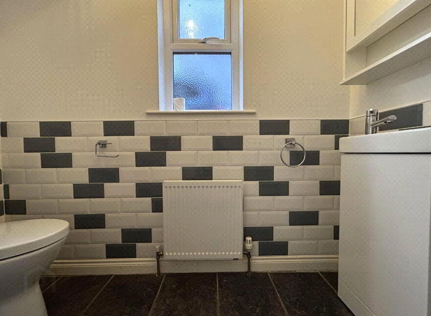 6 Old Manse Grove, Toomebridge, BT41 3GY