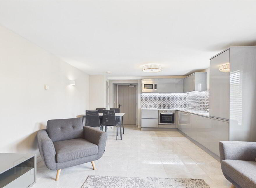 Apt 1, 8e 8 Summerhill Avenue, Belfast, BT5 7HD