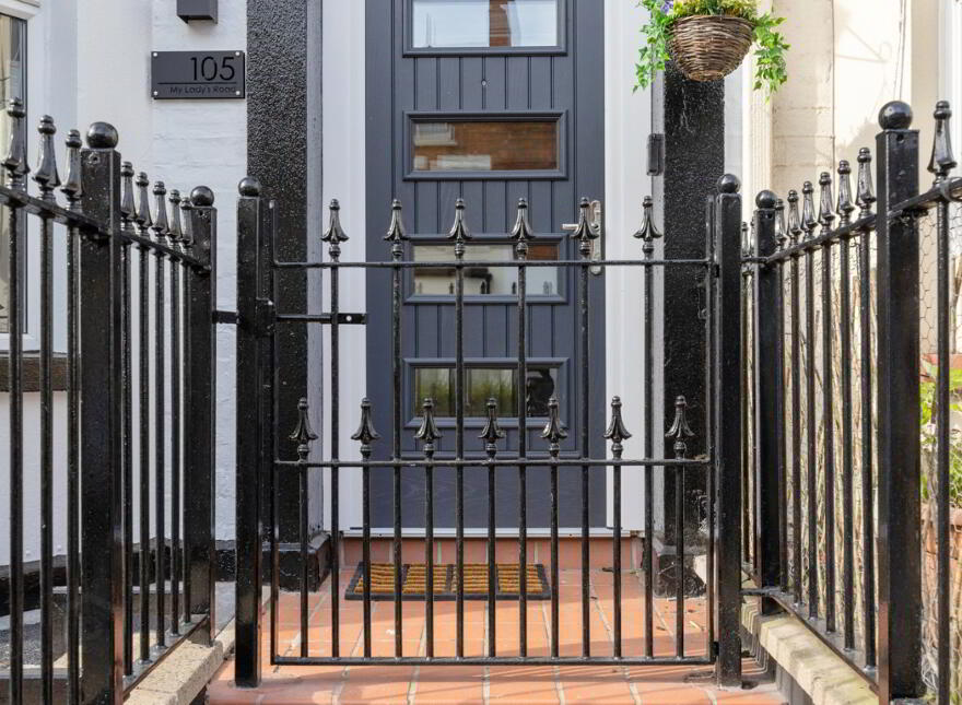 105 My Ladys Road, Off Ravenhill Road, Belfast, BT6 8FE