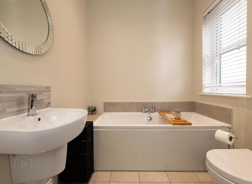 92 Hartley Hall Green, Greenisland, Carrickfergus, BT38 8FU
