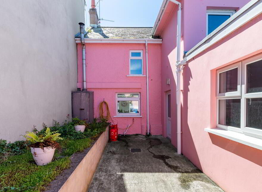 28 Shore Road, Portaferry, Newtownards, BT22 1JZ
