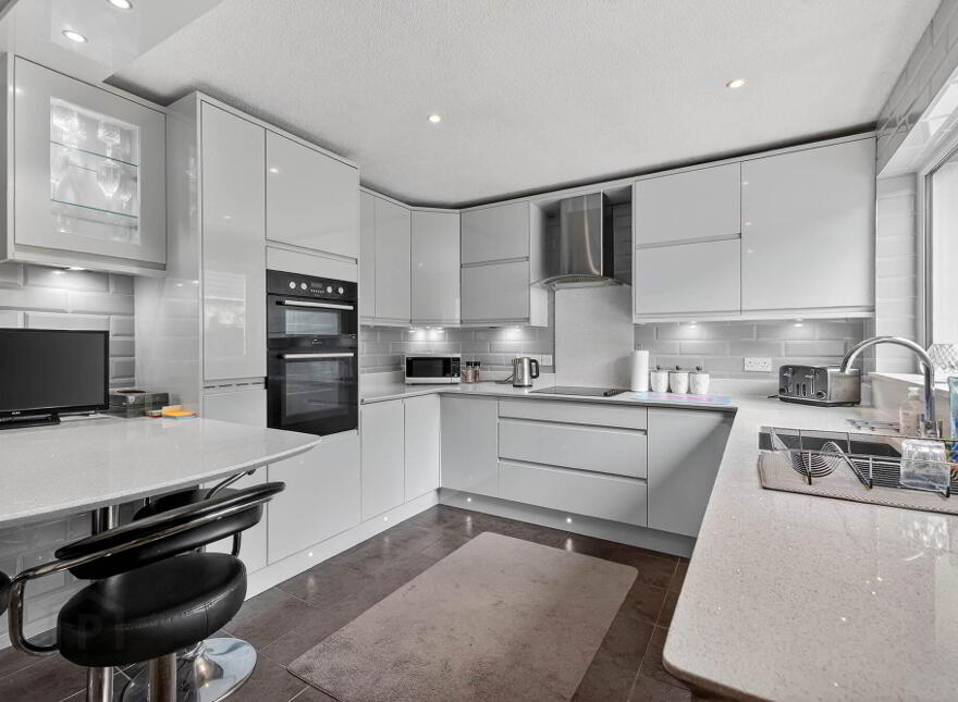 37 Ashcroft Way, Ballinderry Lower, Lisburn, BT28 2AY