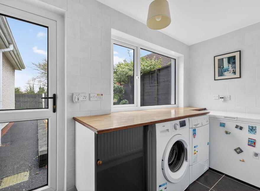 37 Ashcroft Way, Ballinderry Lower, Lisburn, BT28 2AY