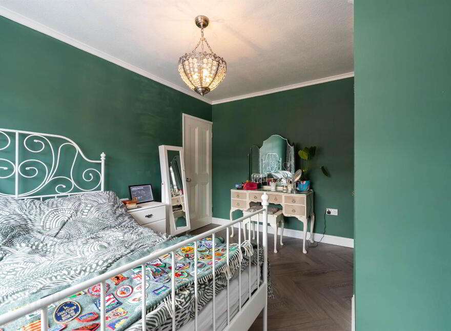 30 Vidor Gardens, Belfast, BT4 1QX