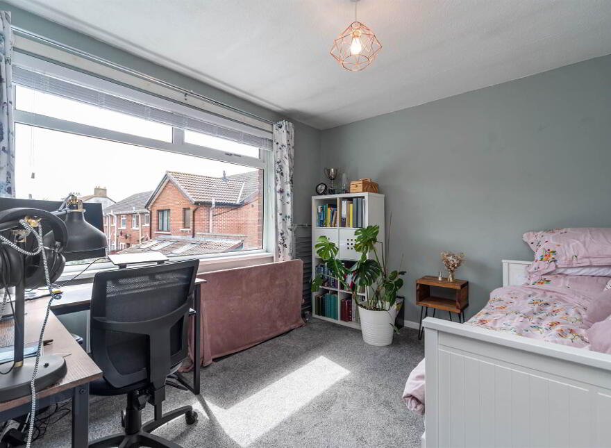 30 Vidor Gardens, Belfast, BT4 1QX