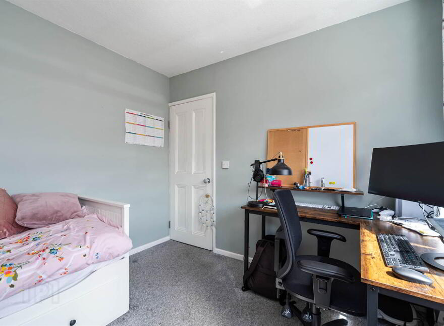 30 Vidor Gardens, Belfast, BT4 1QX