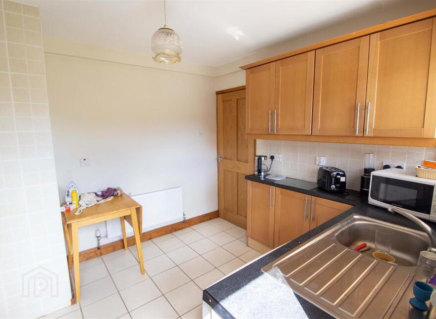 Apt, 190 Bingnian Drive, Glen Road, Belfast, BT11 8JD