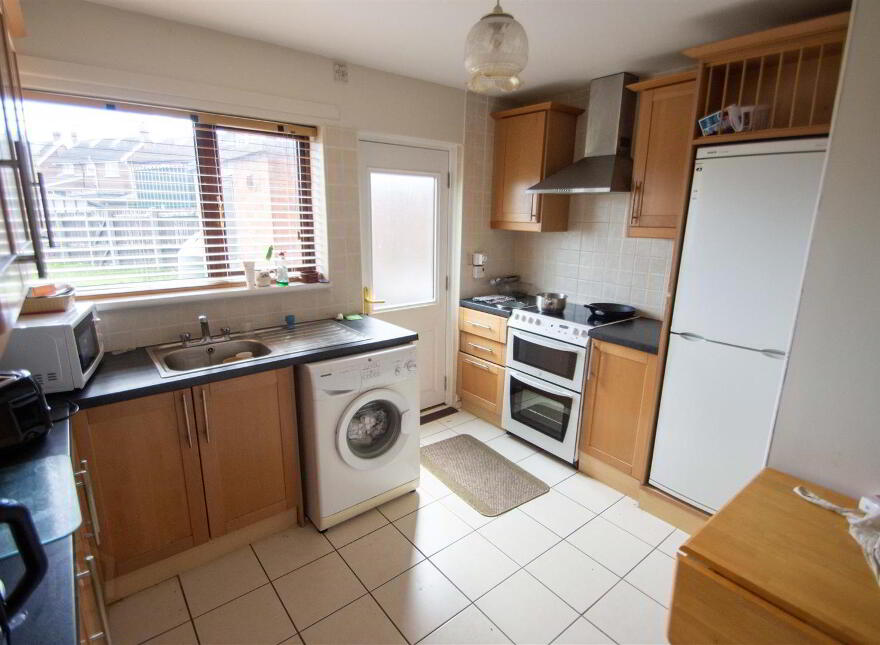 Apt, 190 Bingnian Drive, Glen Road, Belfast, BT11 8JD
