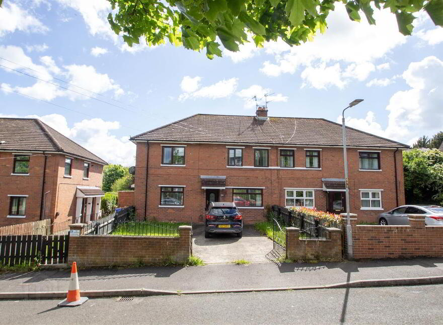 Apt, 190 Bingnian Drive, Glen Road, Belfast, BT11 8JD