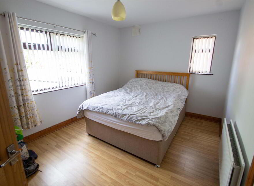 Apt, 190 Bingnian Drive, Glen Road, Belfast, BT11 8JD